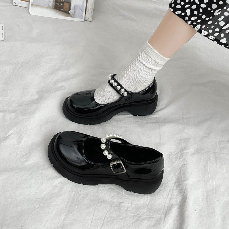Damen Mary Jane Schuhe mit glänzendem Obermaterial und Perlenschmuck R&B