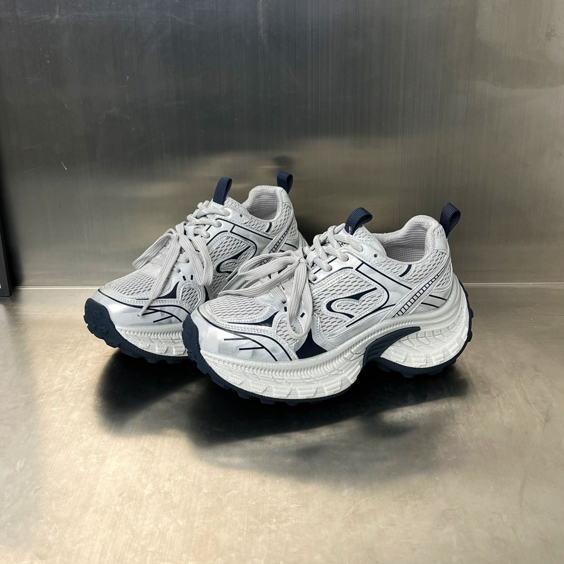 Damen Sportliche Laufschuhe mit atmungsaktivem Mesh-Obermaterial und innovativer Dämpfungstechnologie R&B