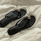 Damen Zehentrenner-Sandalen mit metallischem Akzent und elegantem Riemendesign R&B