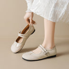 Damen Schuhwerk mit doppeltem Riemen und eleganter Perforation