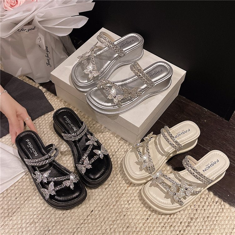 Damen glamouröse Riemensandalen mit funkelnden Schmetterlingsapplikationen R&B