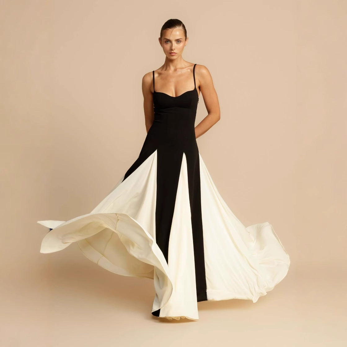 Damen Elegantes Abendkleid mit asymmetrischem Saum und feinen Rüschen R&B