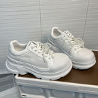 Damen Sportliche Sneakers mit trendigem Mesh-Design und perlenverziertem Schnürsystem R&B