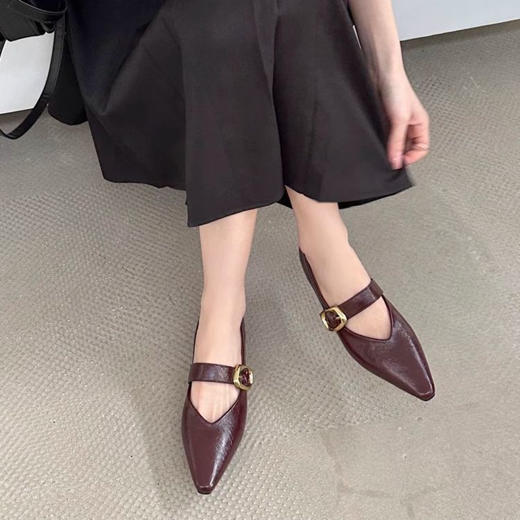 Damen elegante Pumps mit glänzendem Riemchen R&B
