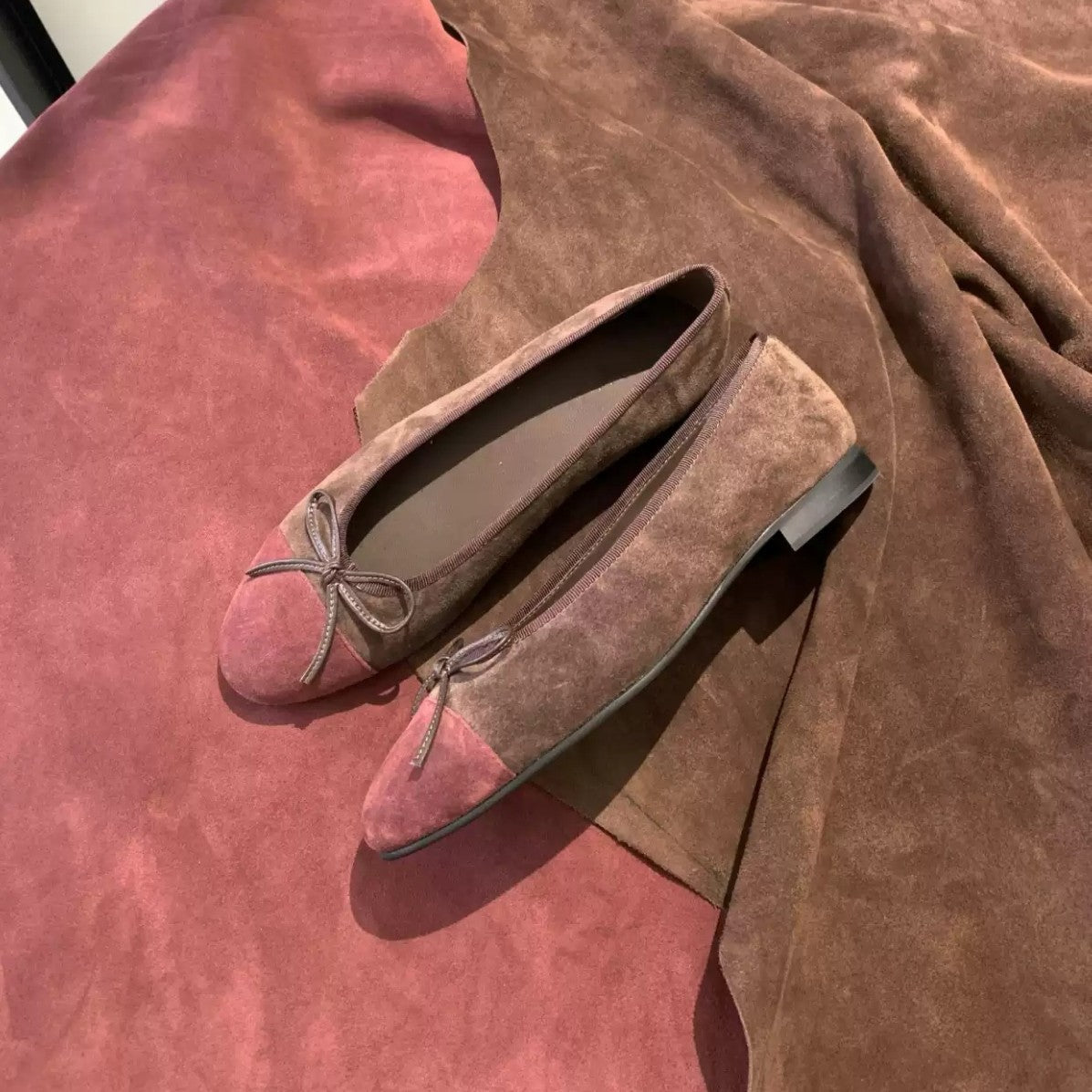 Damen Ballerinas mit dekorativem Schleifenakzent und hochwertiger Veloursleder-Oberfläche R&B