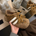 Damen modische Riemchen Sneaker aus Wildleder