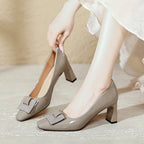 Damen elegante Blockabsatz-Pumps mit geschmackvollem Zierschleifen-Detail