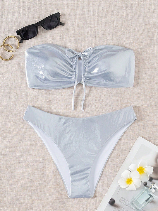 Damen Bandeau-Bikini mit glänzendem Oberteil und hohem Beinausschnitt R&B