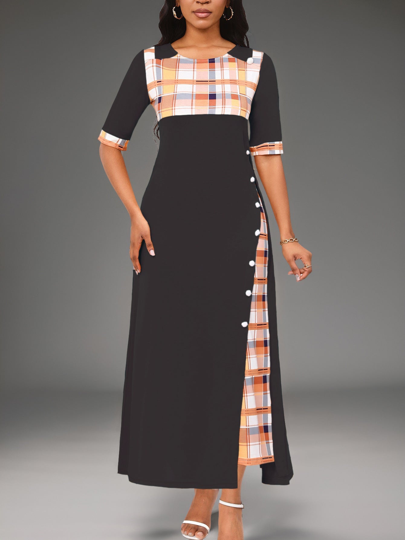 Damen Maxi-Kleid mit modischem Karomuster und geschmackvollen Knopfdetails R&B