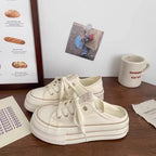 Damen Plateau-Slipper mit modischem Design und bequemer Schnürung