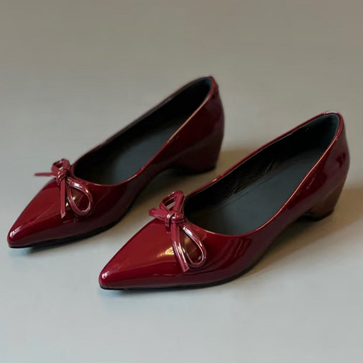 Damen elegante Pumps mit modischem Schleifenakzent und bequemer Passform R&B