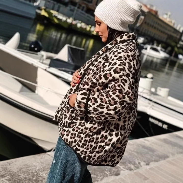 Damen Leoprint Bomberjacke mit stylischem Schnitt und praktischen Taschen R&B