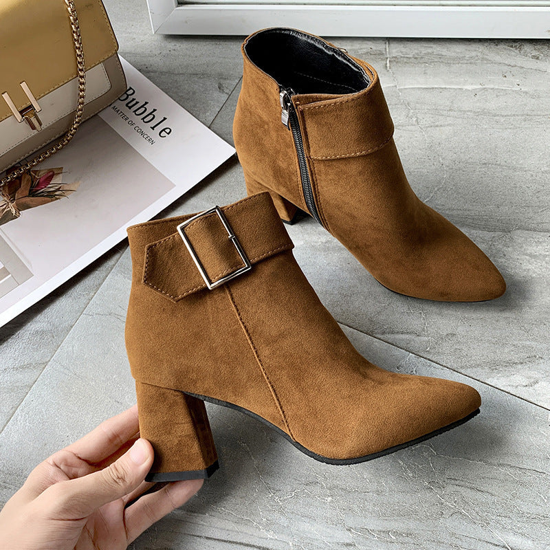 Damen nan elegante Wildlederoptik Stiefelette mit mittelhohem Blockabsatz und breitem Schnallenriemen R&B
