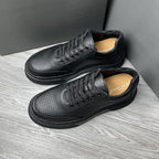 Damen zeitlose Sneakers mit perforierten Details