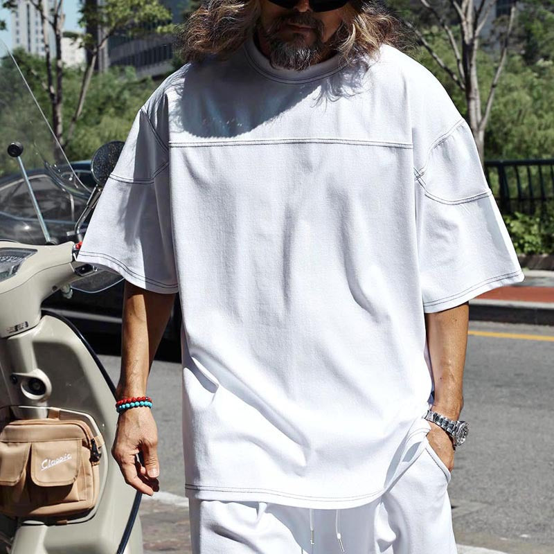 Herren lässiges Kurzarm-T-Shirt mit oversized Schnitt und komfortablen Hosen