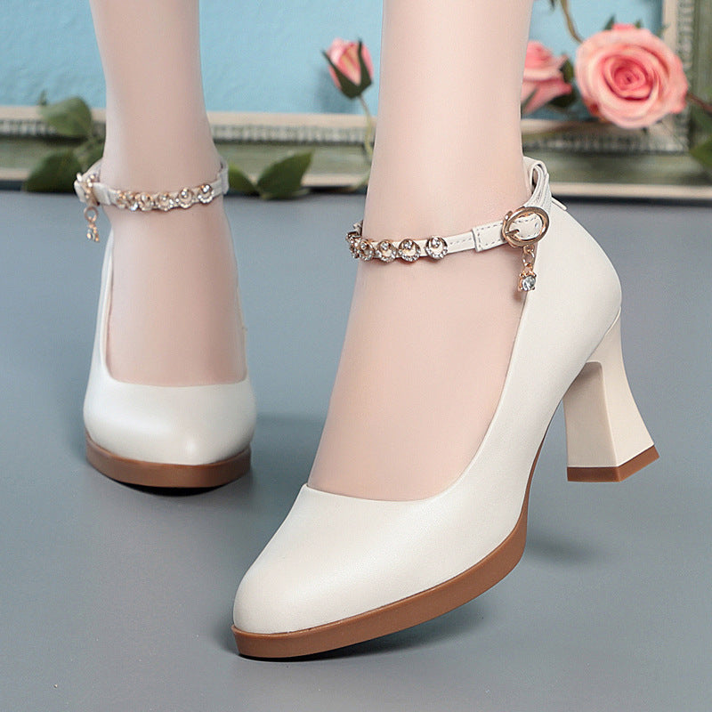 Damen Pumps mit elegantem Riemchen und funkelnden Schmuckdetails R&B