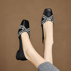 Damen Elegante Ballerinas mit modischem Schnellen-Detail und bequemer Sohle R&B