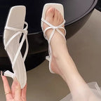 Damen Elegante Mules mit raffinierter Riemenführung und bequemem Absatz R&B