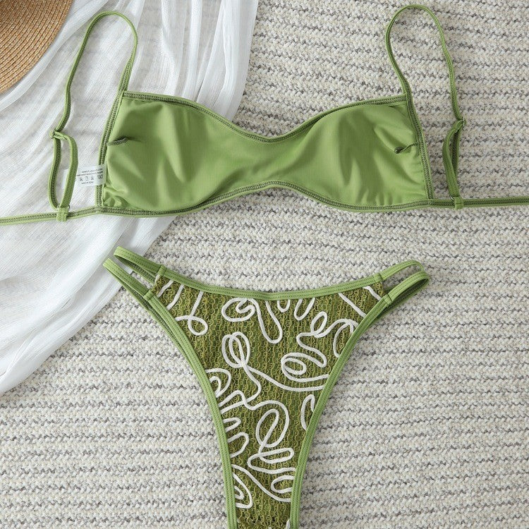 Damen Triangel-Bikini mit trendigem Stickmuster R&B