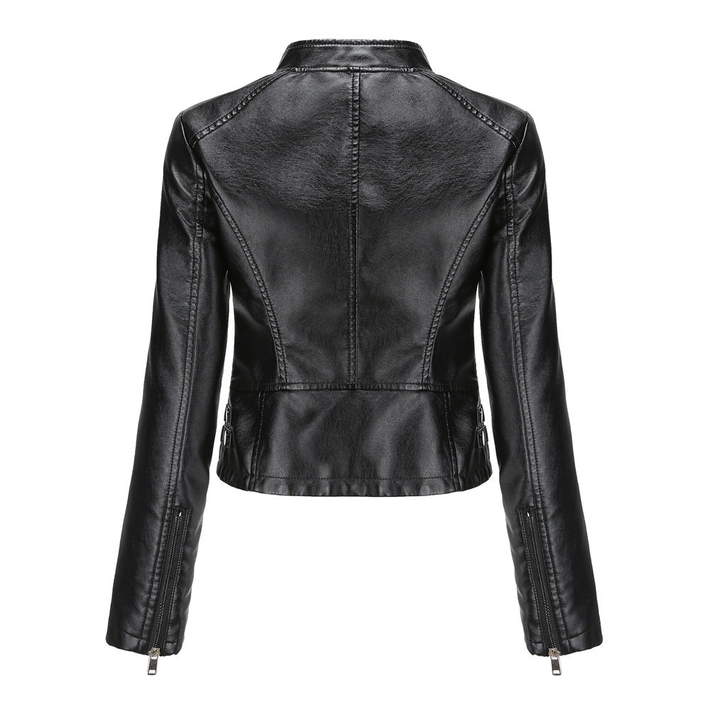 Damen nan kurze taillierte Kunstlederjacke mit Nietenbesatz und Stehkragen R&B