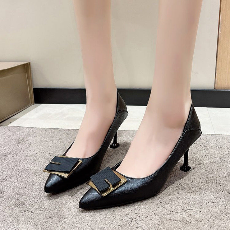 Damen elegante Pumps mit modernem Schmuckdetail R&B