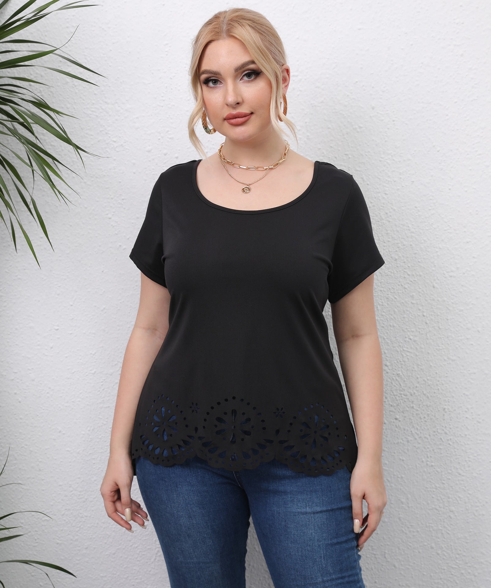 Damen Oberteil mit floralem Lochmuster R&B