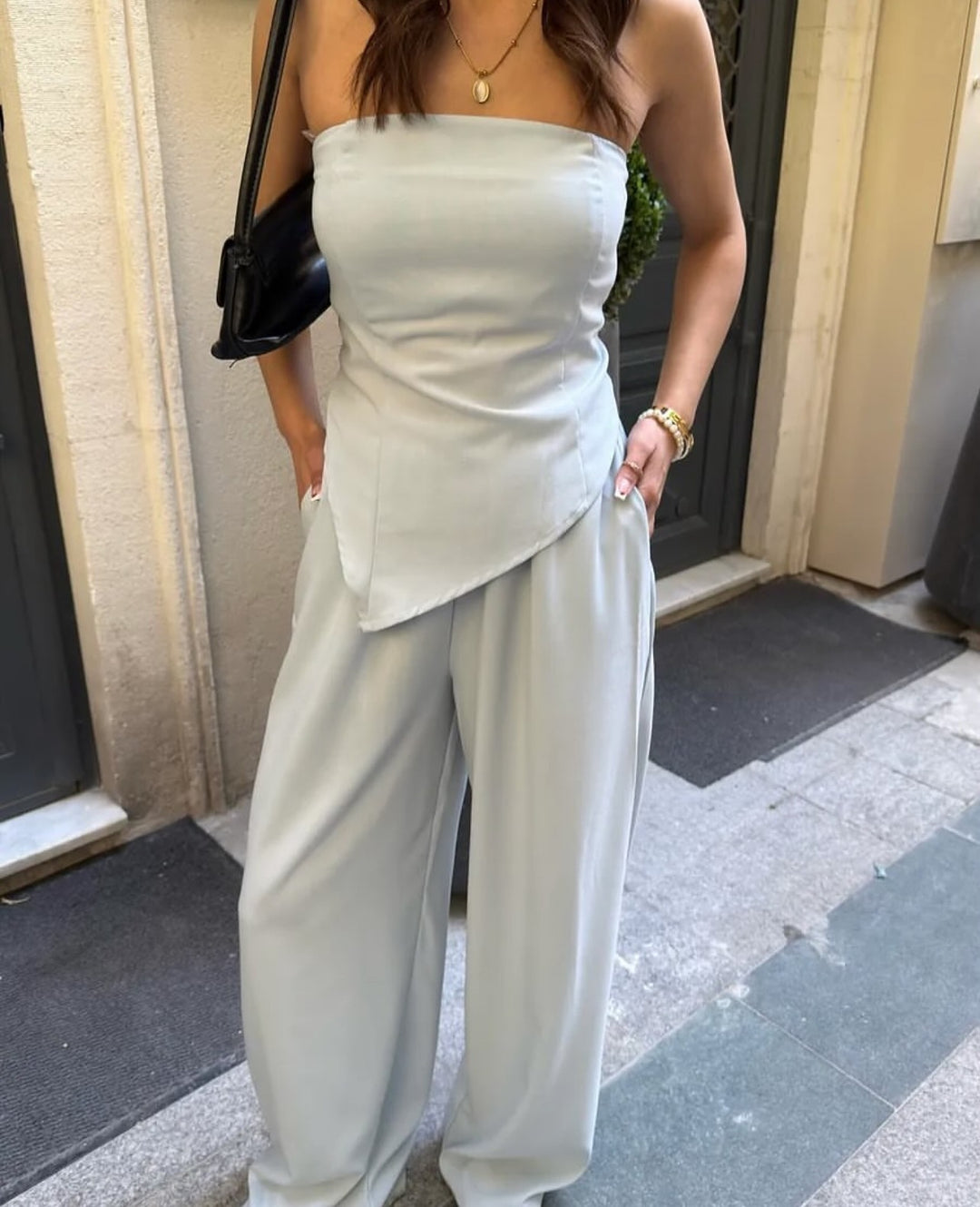 Damen elegantes Jumpsuit mit trägerloser Silhouette und asymmetrischem Design R&B