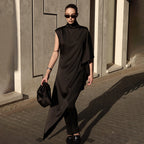 Damen Elegantes asymmetrisches Kleid mit hohem Kragen und seitlichem Schwung R&B