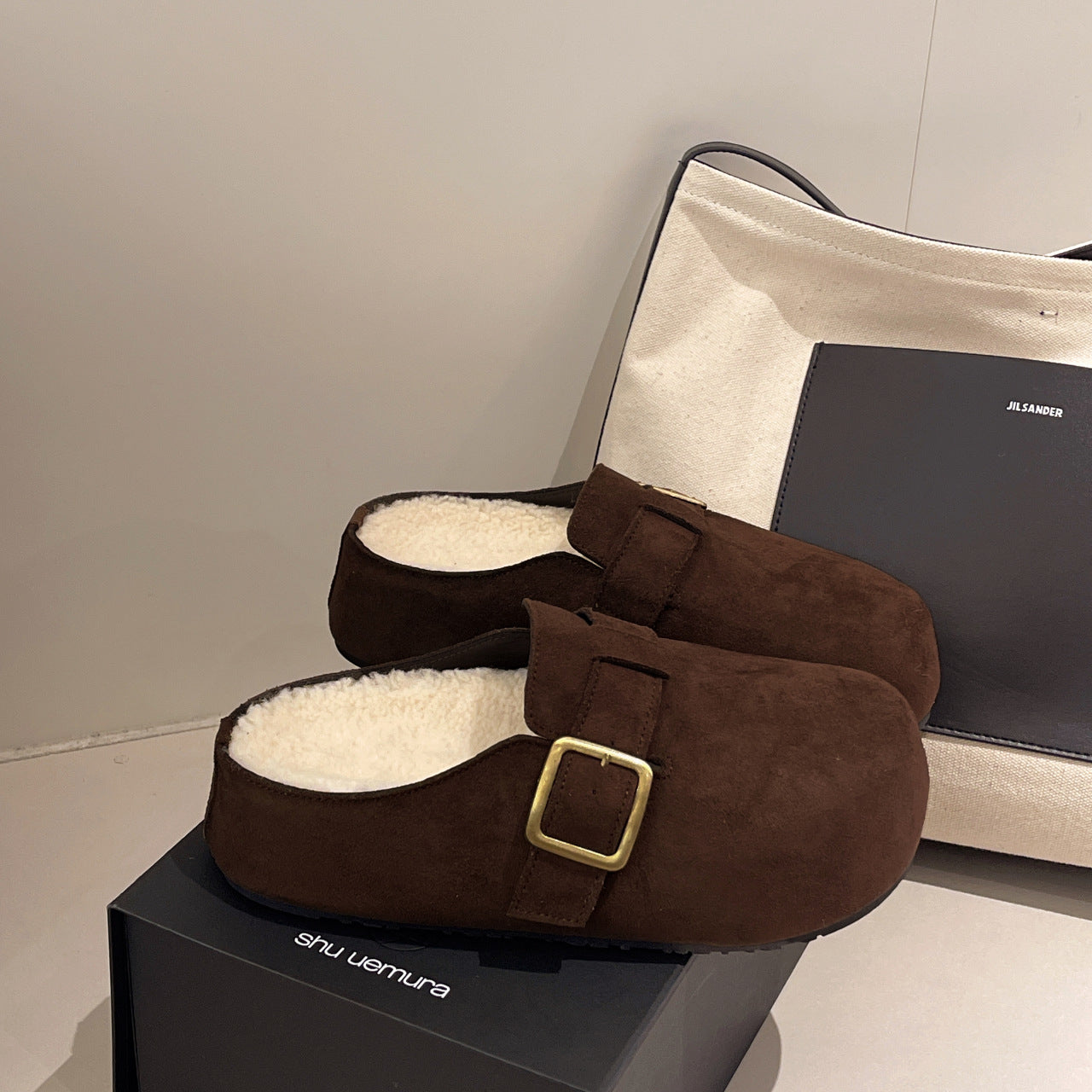 Damen Komfortable Clogs aus weichem Mikrofaser mit Plüschfutter EB