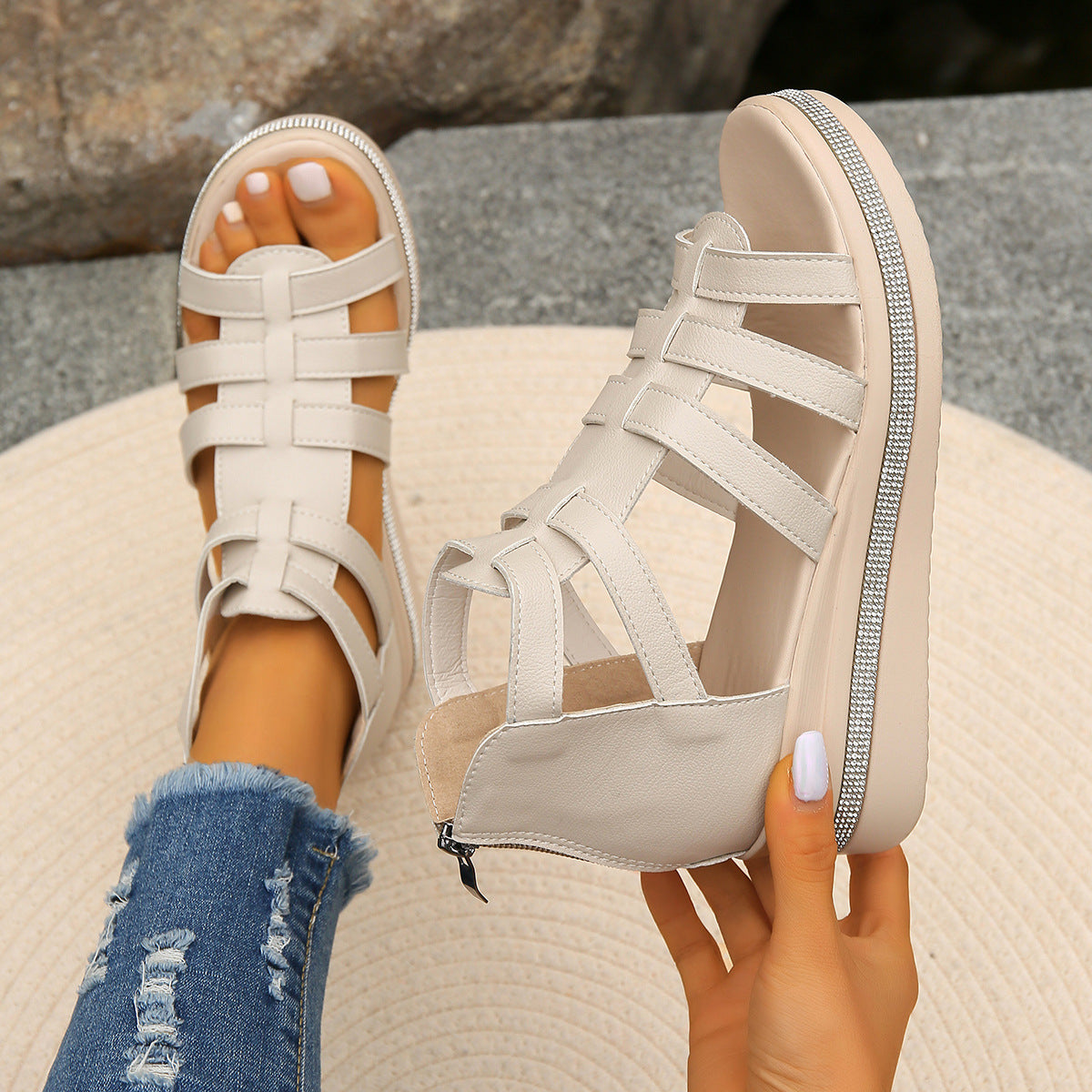 Damen Wedge-Sandaletten mit atmungsaktivem Obermaterial und eleganten Riemendetails R&B