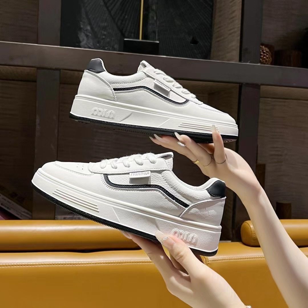 Damen Sneakers im trendigen High-Top Design mit strapazierfähigem Obermaterial und komfortabler Dämpfung