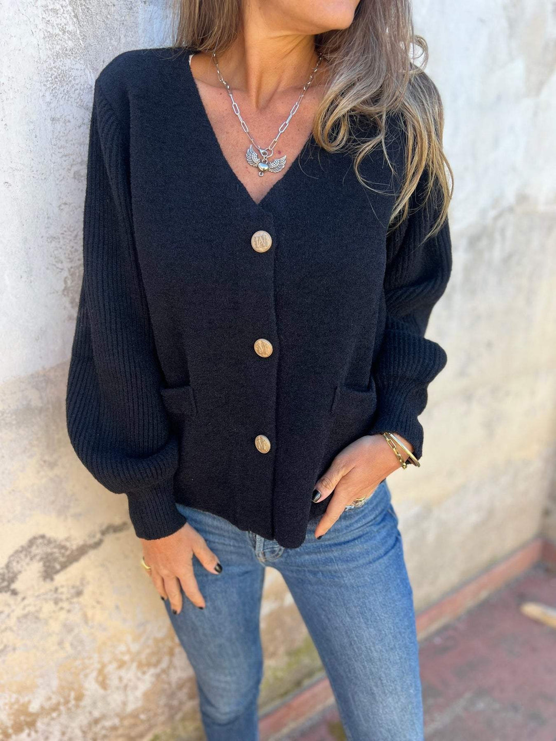 Damen Modische Strickjacke mit Knopfdetails und Taschen R&B