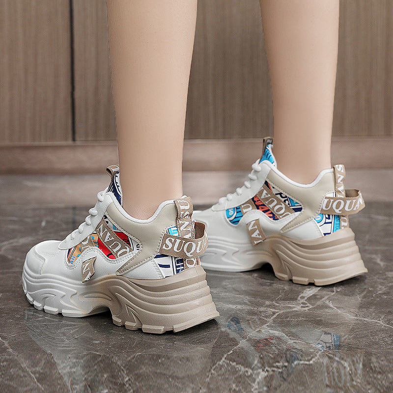Damen Sportliche Sneaker mit modischen Designelementen und dämpfender Laufsohle R&B