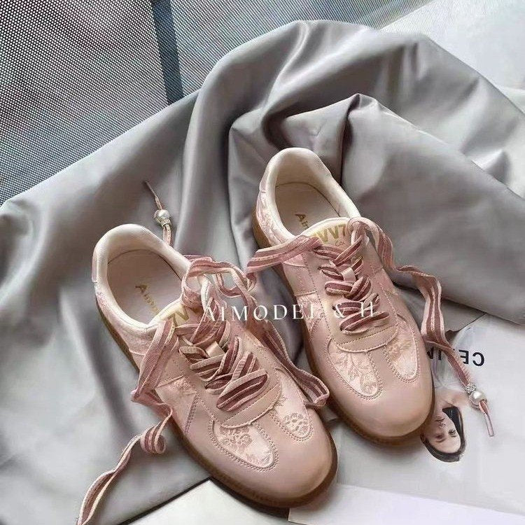 Damen Modische Sneakers mit floralem Design und dekorativen Schnürsenkeln R&B