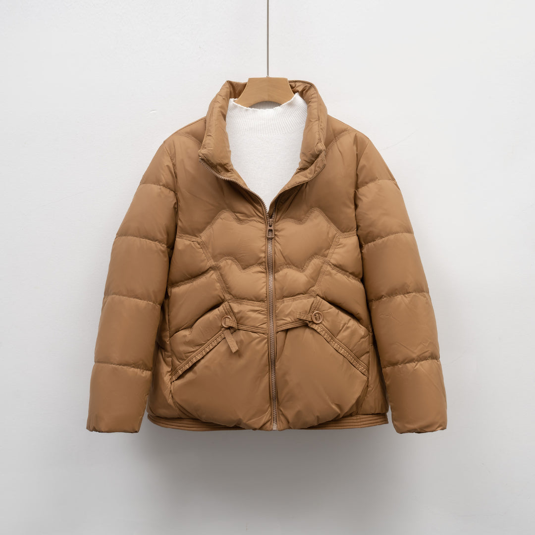 Damen Steppjacke mit dekorativen Knopfdetails und hohem Kragen R&B