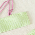 Damen Bandeau-Bikini mit innovativem Schnitt