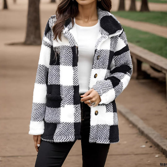 Damen Kuscheljacke mit Karomuster und Knopfverschluss R&B
