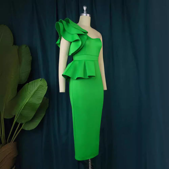 Damen Cocktailkleid mit asymmetrischem Volant R&B