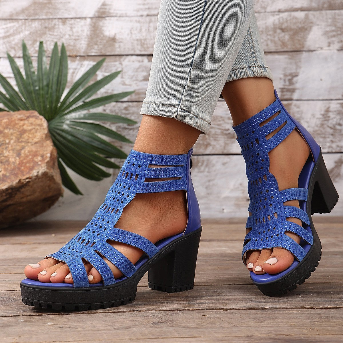 Damen modische Sandalen mit kunstvoller Riemenführung und komfortablem Blockabsatz R&B