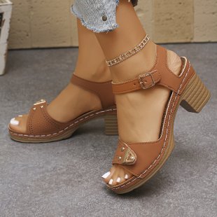 Damen Komfortable Wedge-Sandalen mit dekorativen Perforationen R&B
