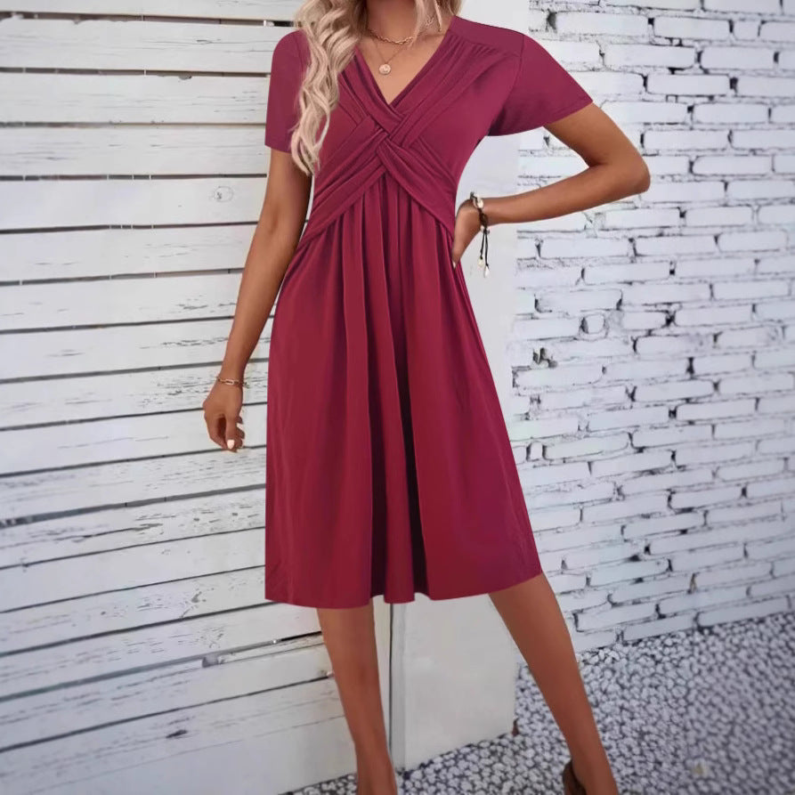 Damen Wickelkleid mit eleganter Faltenstruktur und kurzen Ärmeln