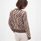 Damen Strickjacke mit elegantem ZR&Bradesign und Knopfdetails R&B