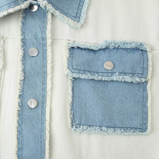 Damen cropped Denimjacke mit kontrastierenden Taschen und fransigem Saum R&B