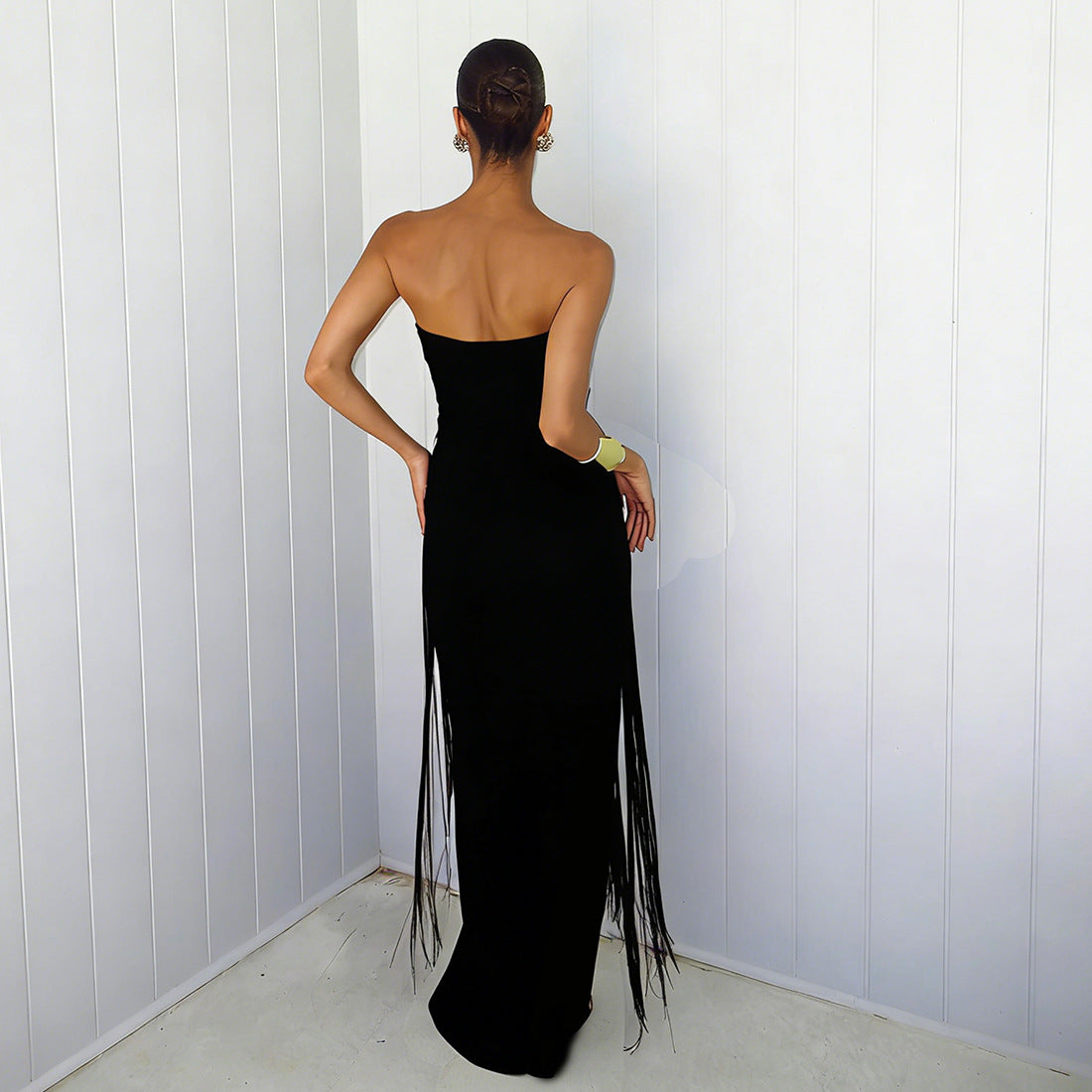 Damen Elegantes Maxi-Kleid mit Fransen und tiefem Ausschnitt R&B
