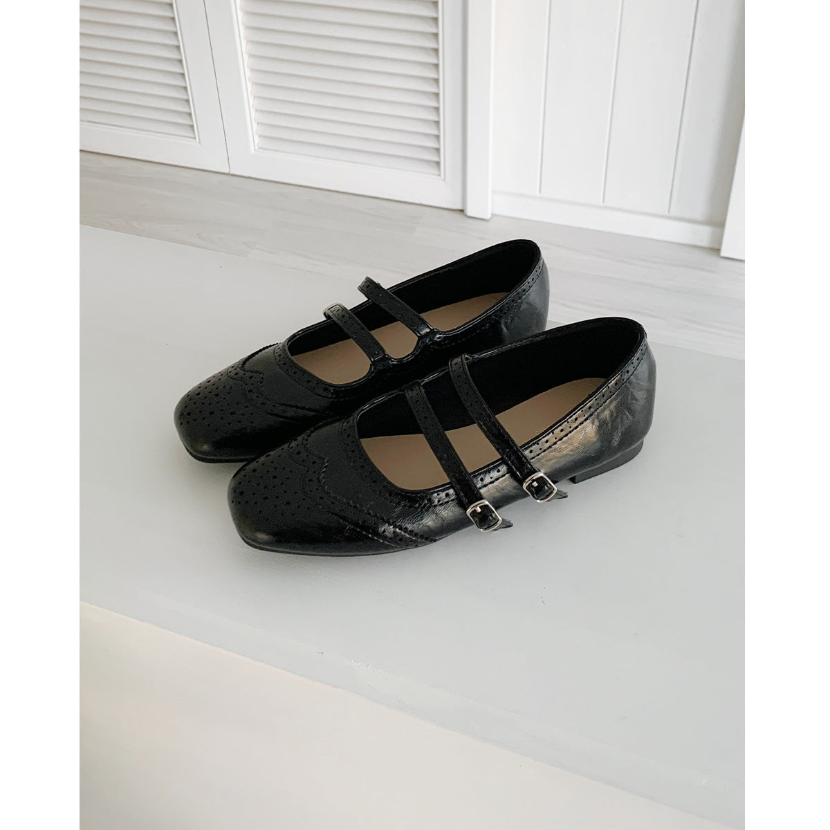 Damen Ballerinas mit doppeltem Riemen und modischer Schnallenverzierung