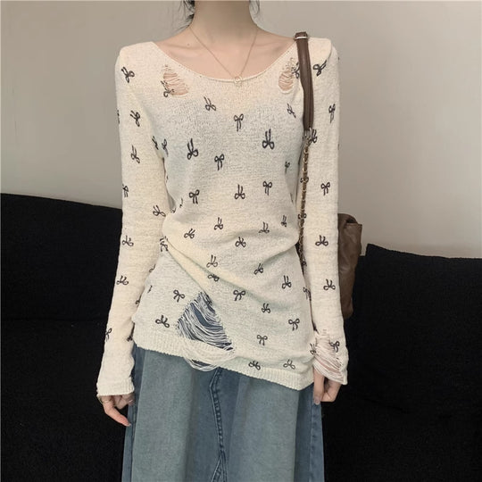 Damen Langarmshirt mit modischen Rissen und verspieltem Motiv R&B