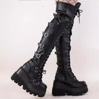 Damen Überknie Stiefel mit Schnallen-Detail und robustem Plateau R&B