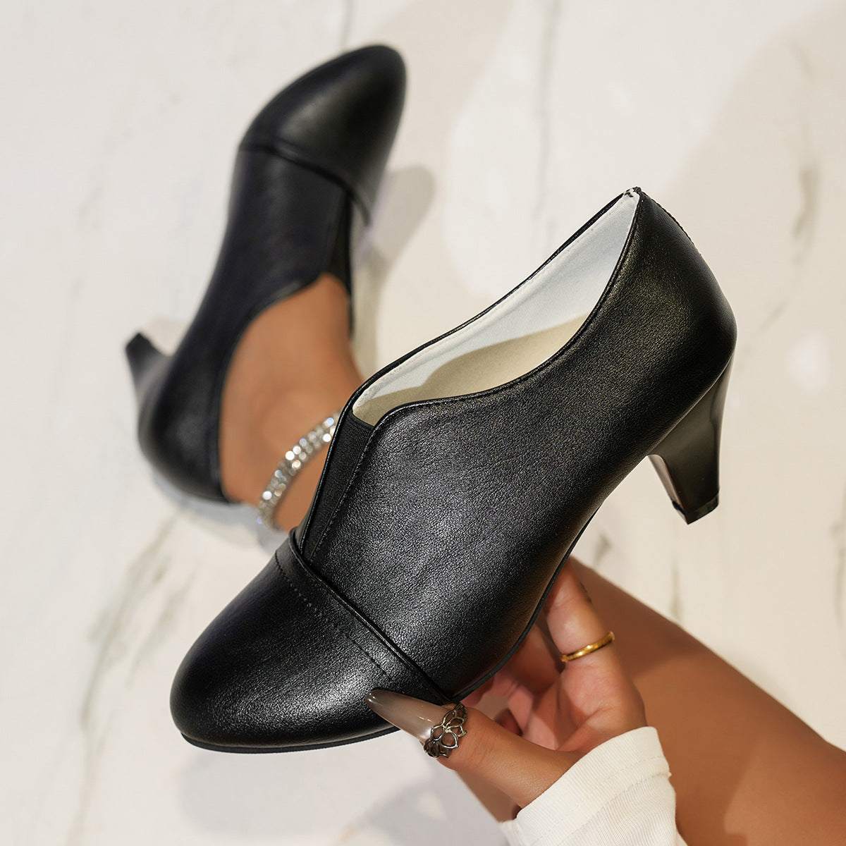Damen elegante High-Heel Schuhe mit modischem Schnitt R&B