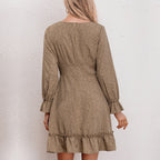 Damen Kleid mit Rüschendetails und V-Ausschnitt R&B