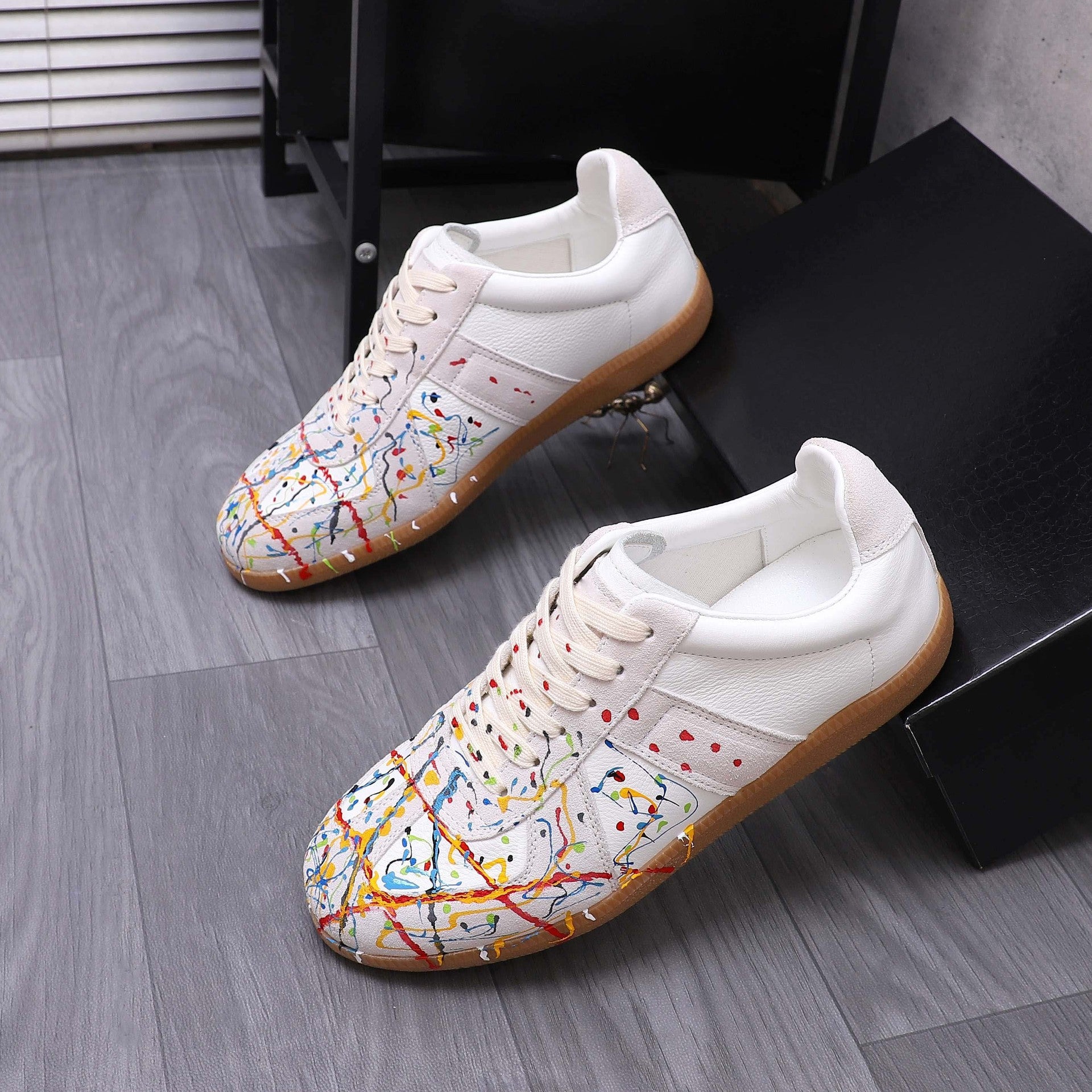 Damen Designer Sneakers mit künstlerischem Spritzmuster R&B
